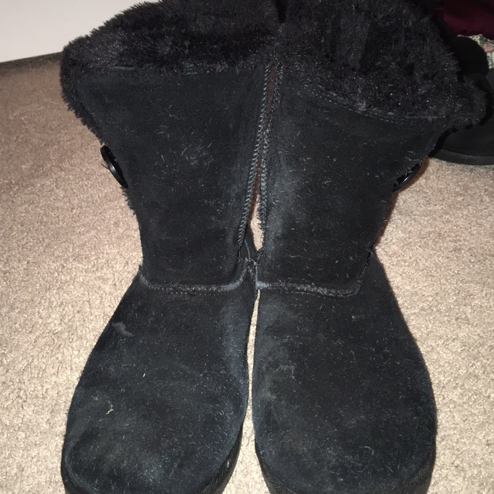Black boots